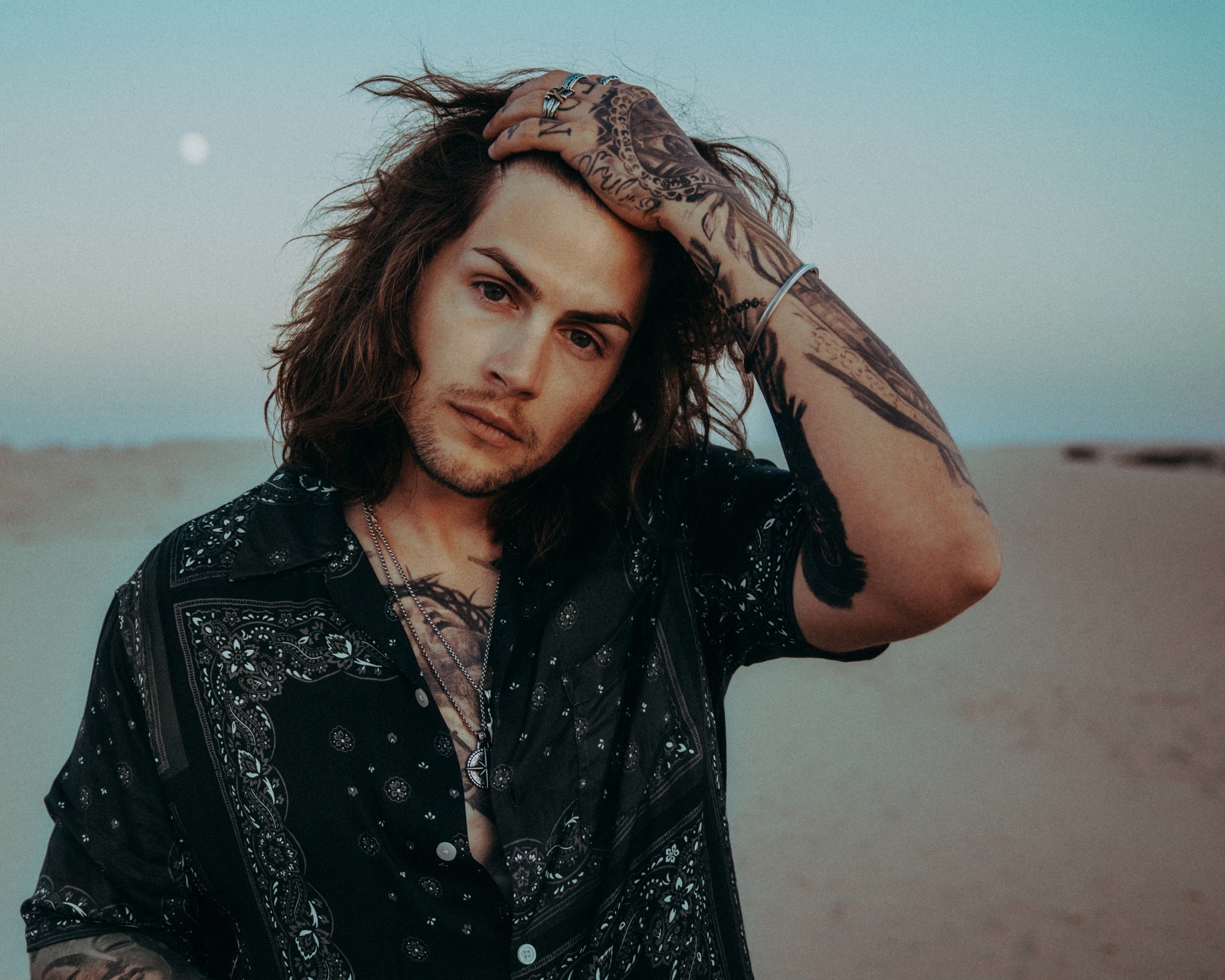 DILLON JAMES RELEASES NEW TRACK “CALL ME UP.”