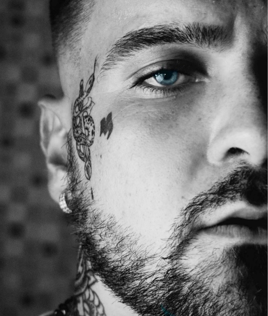 HUESTON RELEASES NEW TRACK “LIVING FAST.”