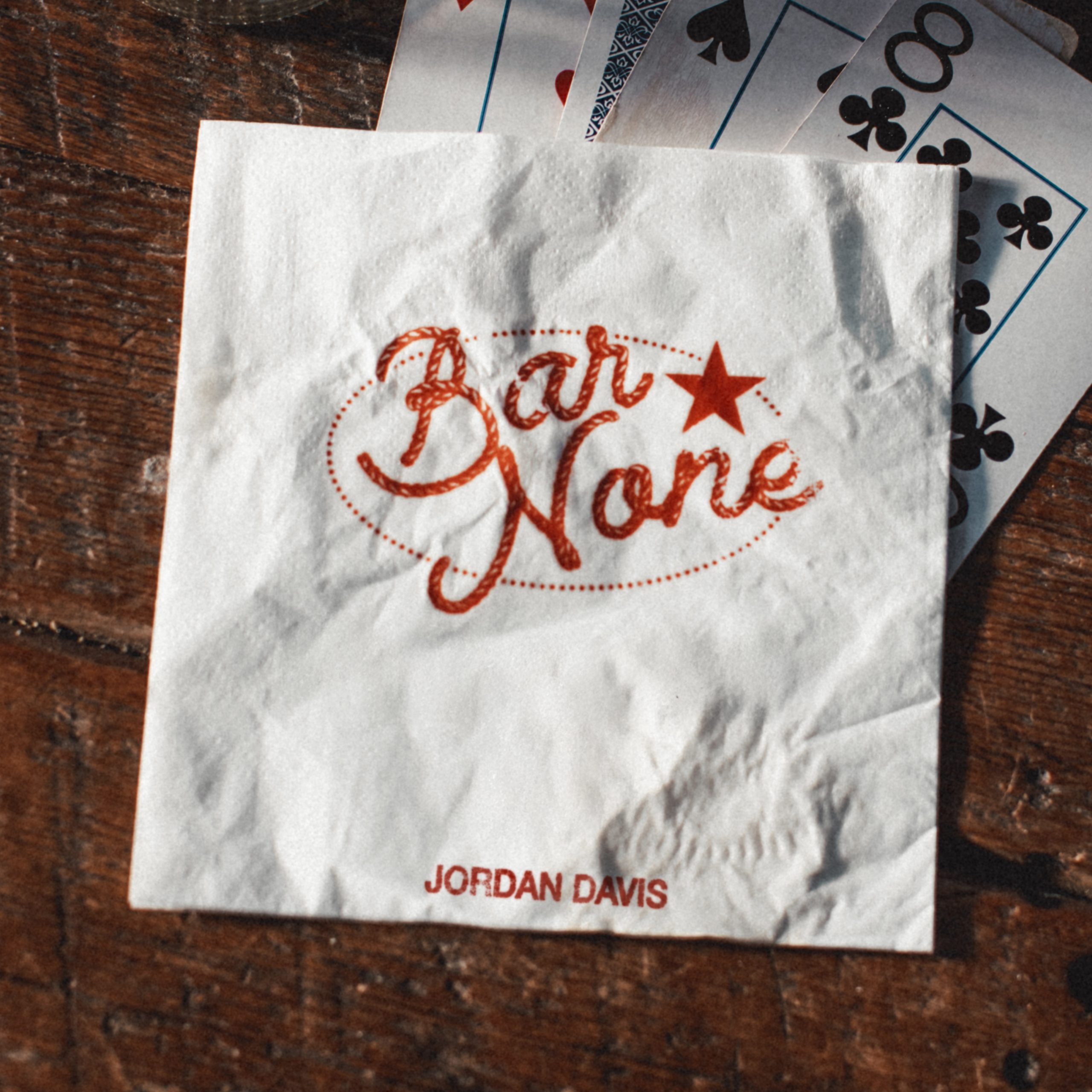 JORDAN DAVIS TAKES NEW SINGLE “BAR NONE” TO COUNTRY RADIO (AUDIO)